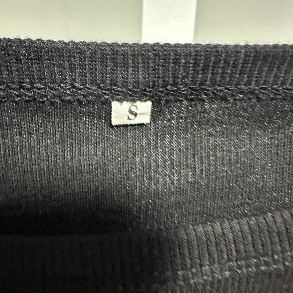 Basic Black Ribbed Long Sleeve - Picture 2 of 3